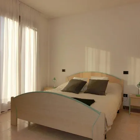 דירה Cozy Two Bedroom With A Swimming Pool *