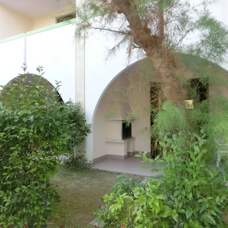 Cozy Two Bedroom With A Swimming Pool *