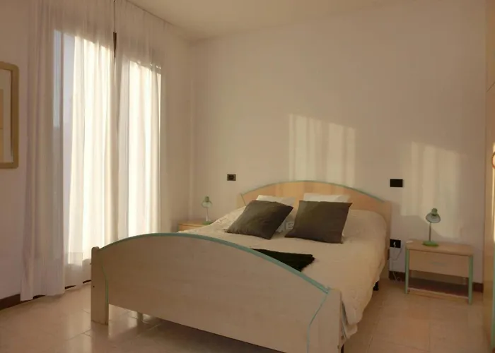 Apartment Cozy Two Bedroom With A Swimming Pool *