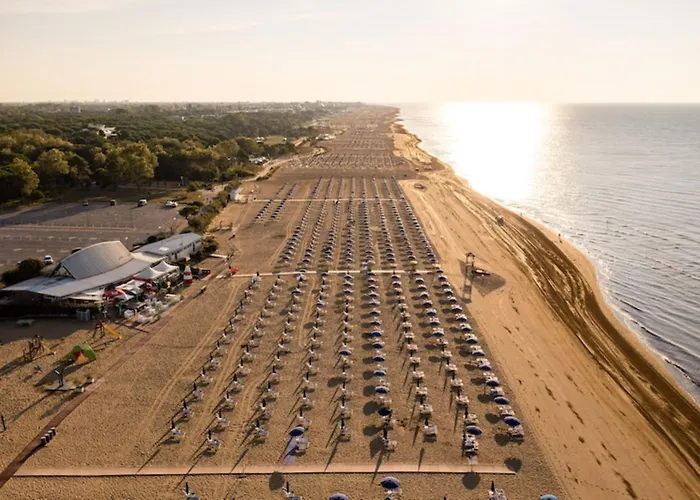 Cozy Two Bedroom With A Swimming Pool Apartment Bibione